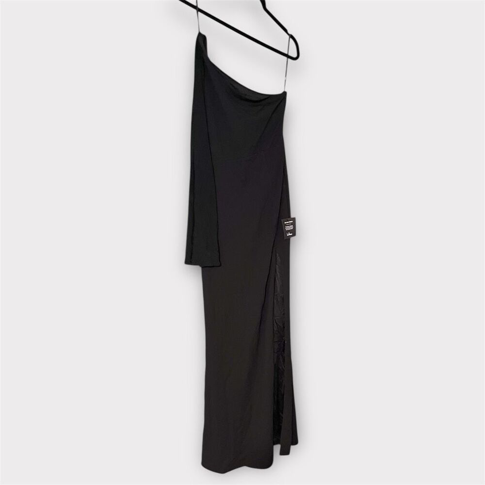 Lulus Majestic Attitude Black Cape Sleeve One-Shoulder Maxi Dress Size L NWT - Picture 5 of 9